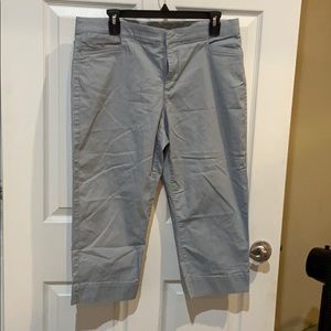 Light gray capris